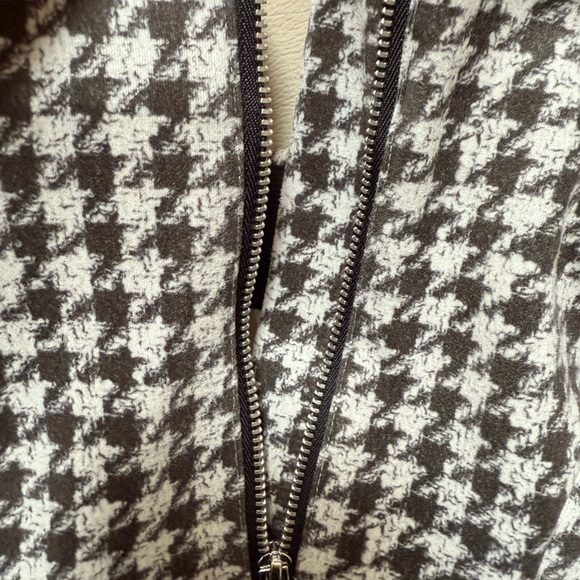 Zara Black and White Houndstooth Skinny Pants - Picture 10 of 12